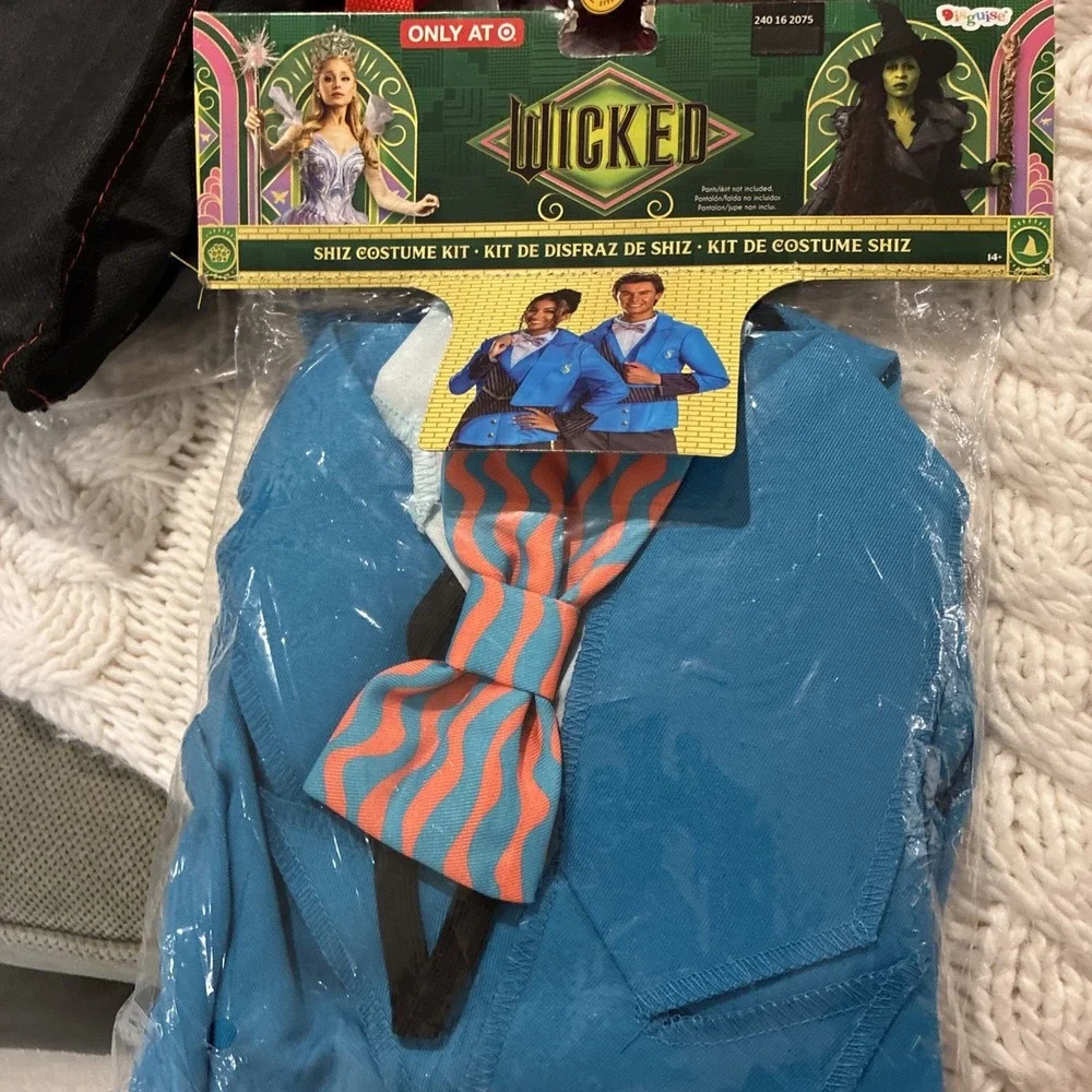Disguise nbcuniversal wicked
